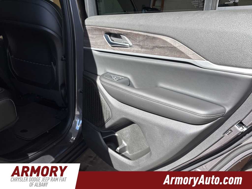 Thumbnail: 2025 Jeep Grand Cherokee - 28