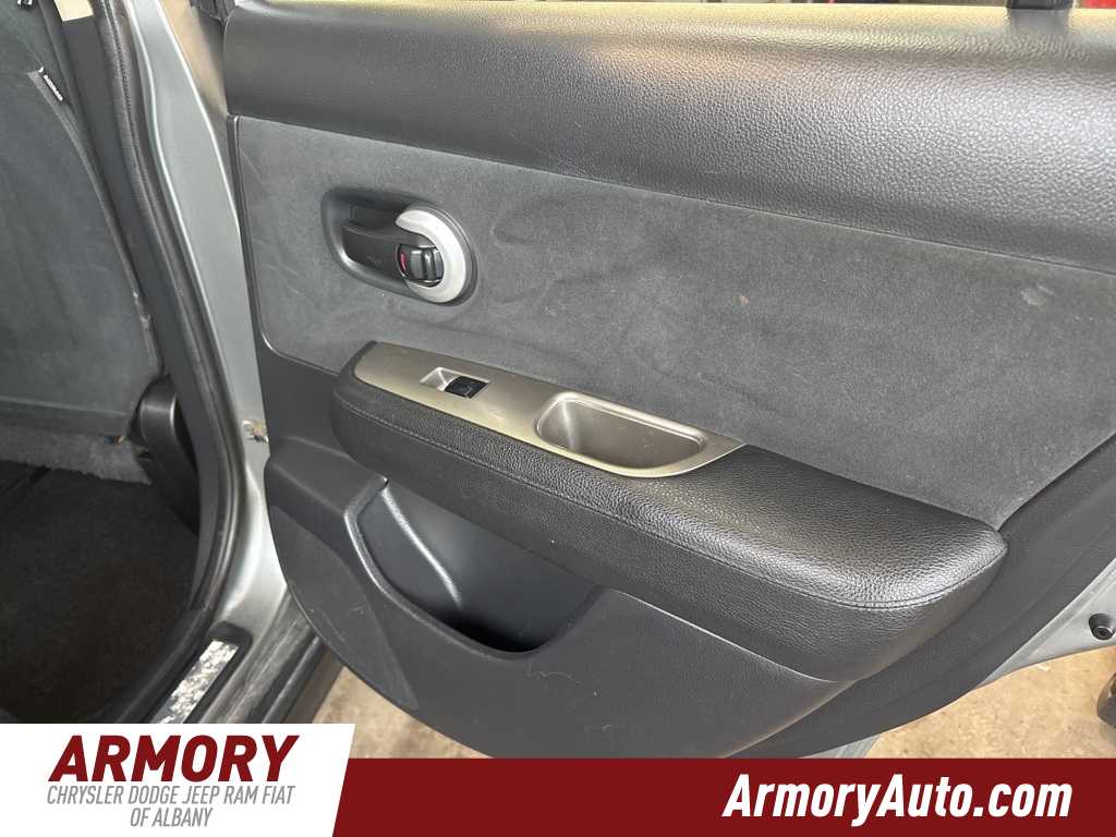 Thumbnail: 2011 Nissan Versa - 26