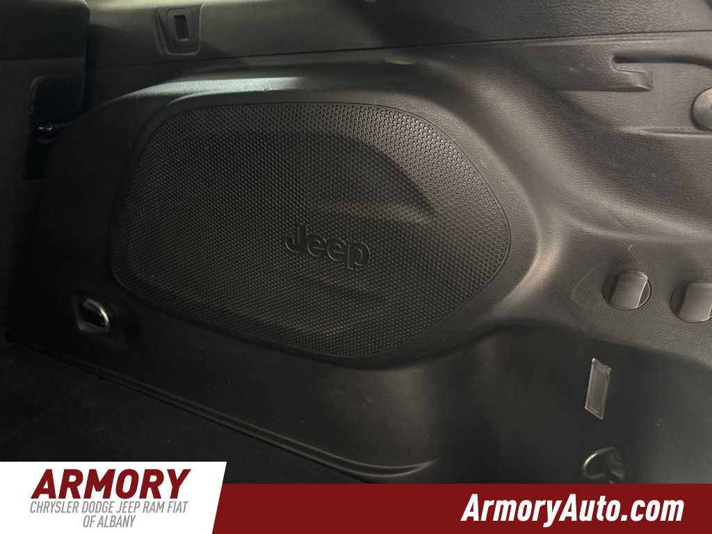 Thumbnail: 2021 Jeep Cherokee - 30