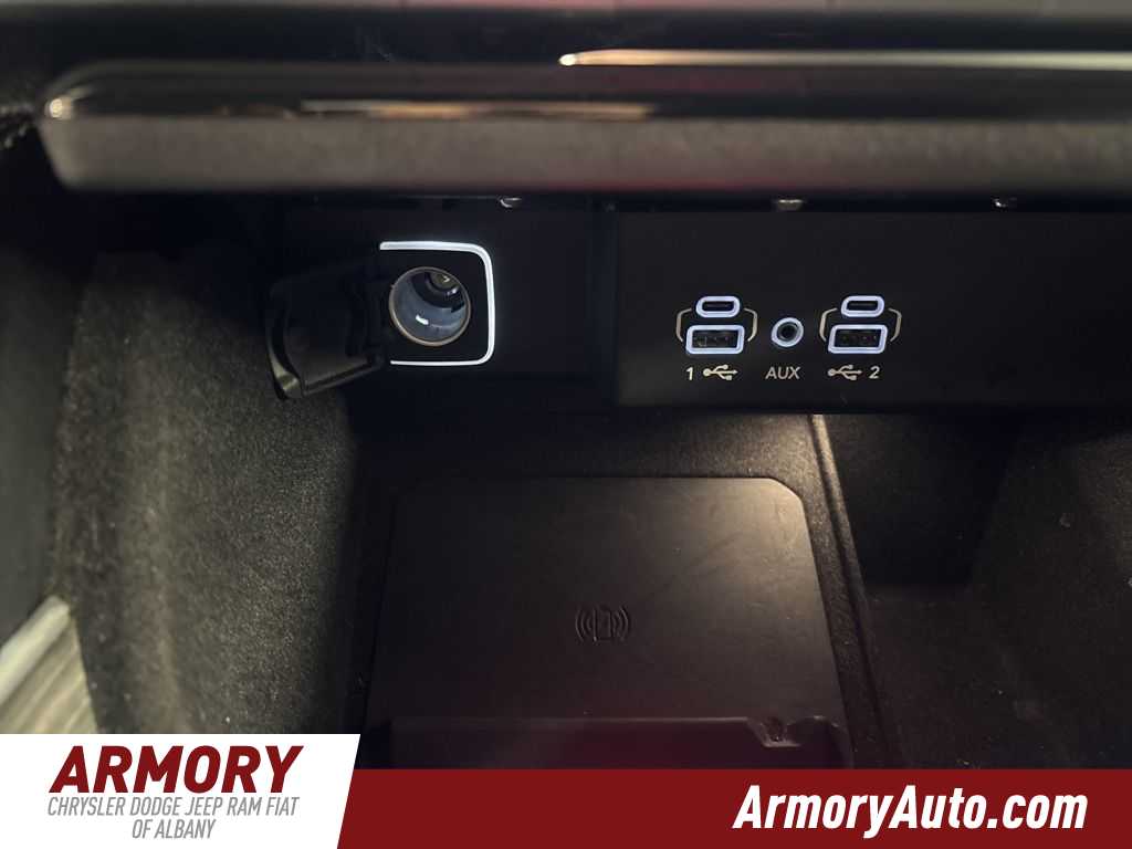 Thumbnail: 2024 Jeep Wagoneer - 23