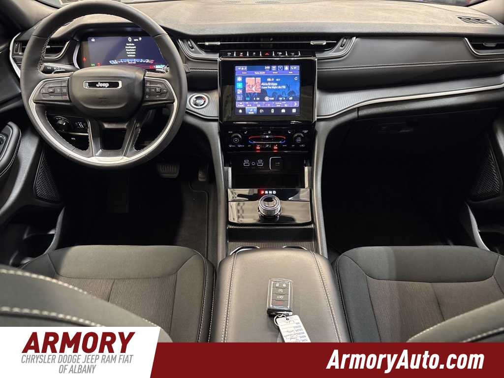 Thumbnail: 2025 Jeep Grand Cherokee - 34