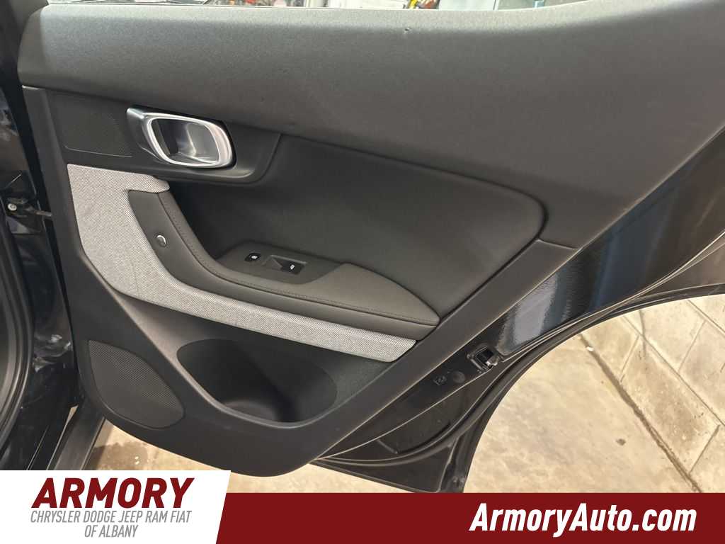 Thumbnail: 2021 Polestar 2 - 34