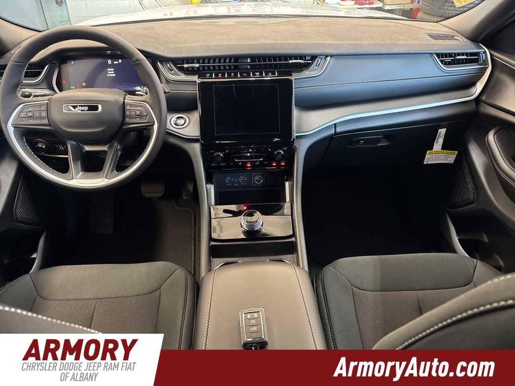 Thumbnail: 2025 Jeep Grand Cherokee L - 37