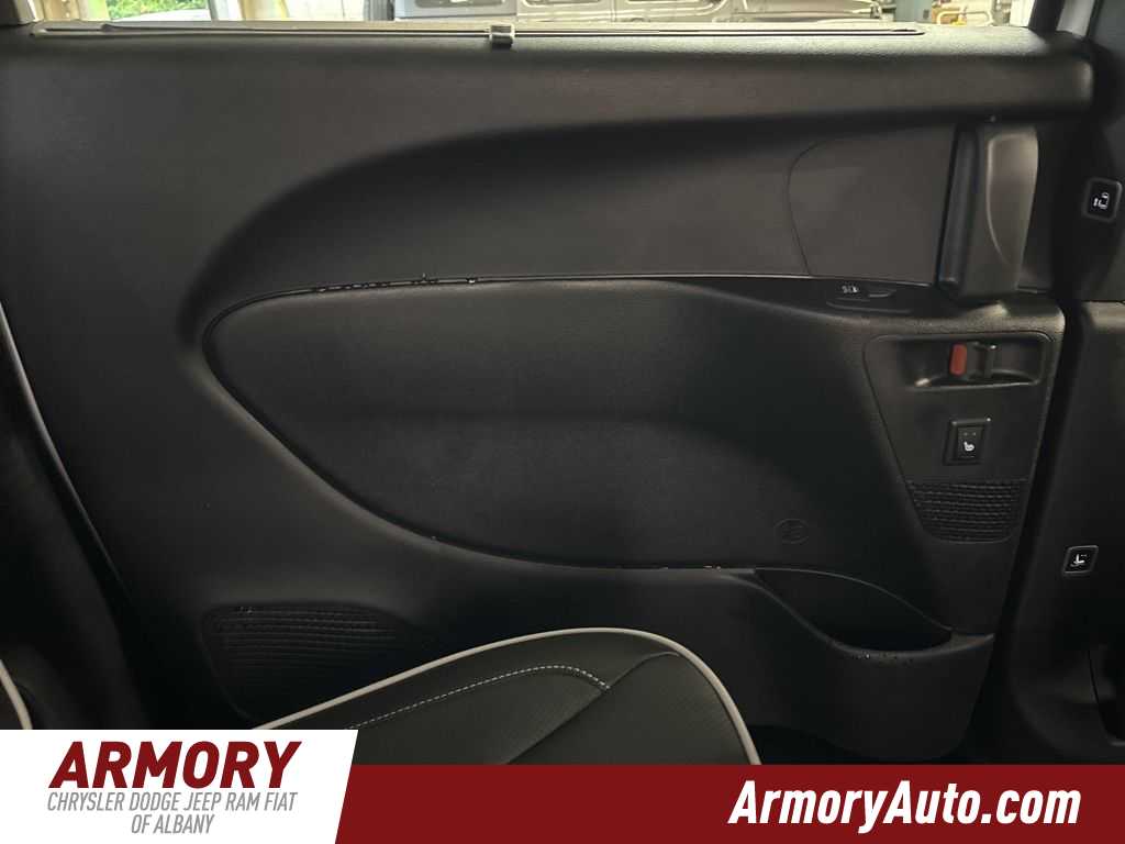 Thumbnail: 2026 Chrysler Pacifica - 36