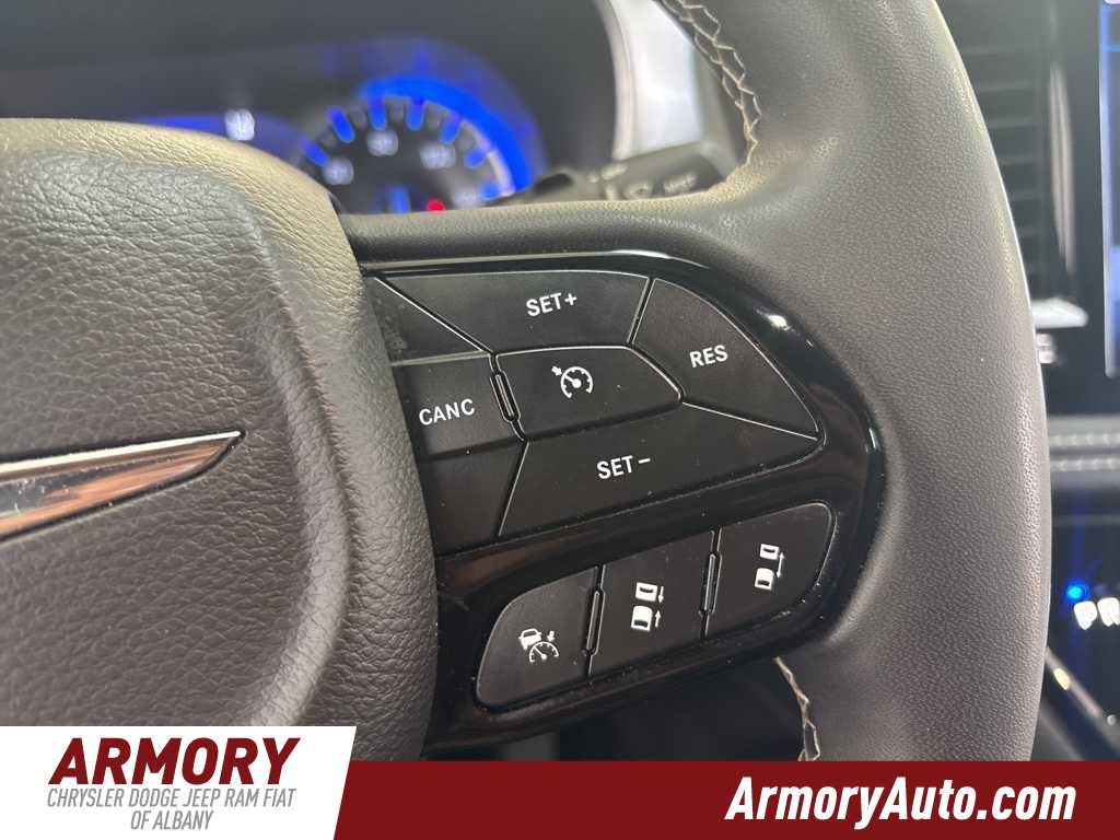 Thumbnail: 2022 Chrysler Pacifica - 16