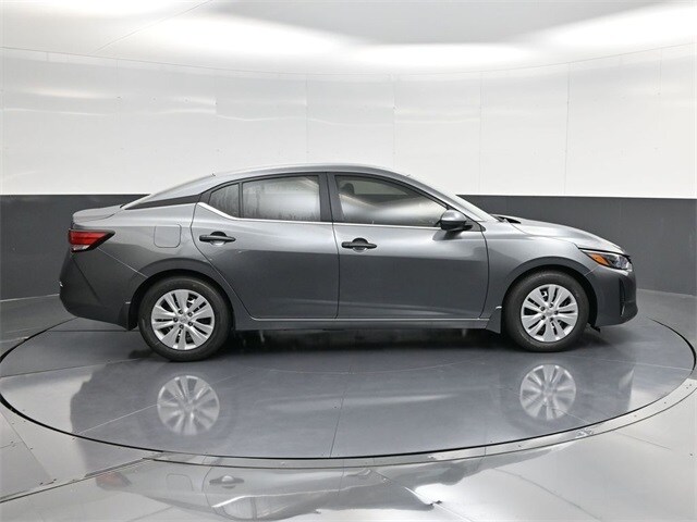 2025 Nissan Sentra S photo 2