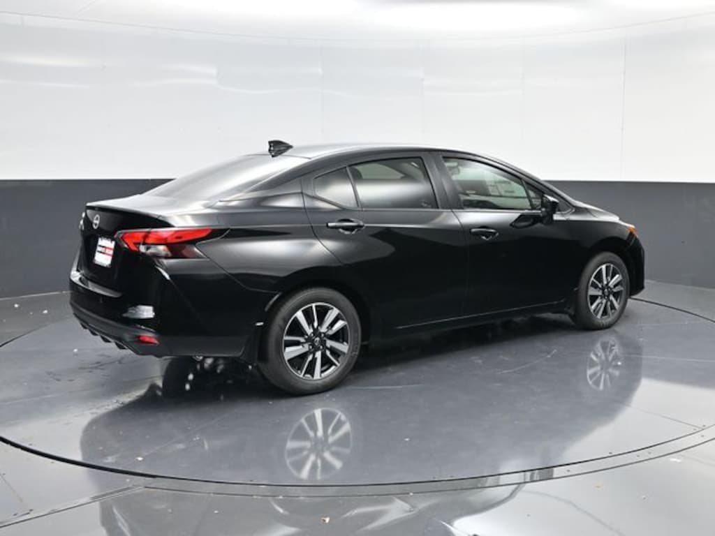 New 2025 Nissan Versa 1.6 SV Sedan