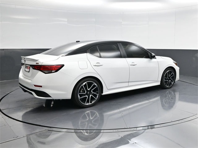 2024 Nissan Sentra SR photo 3