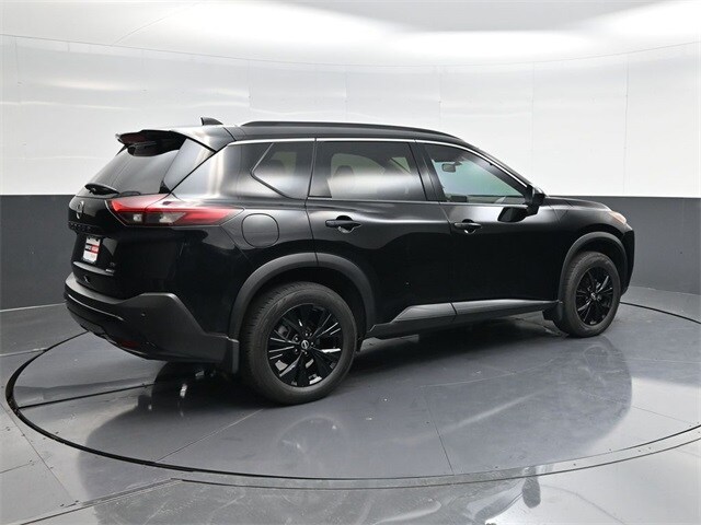 2023 Nissan Rogue SV photo 3