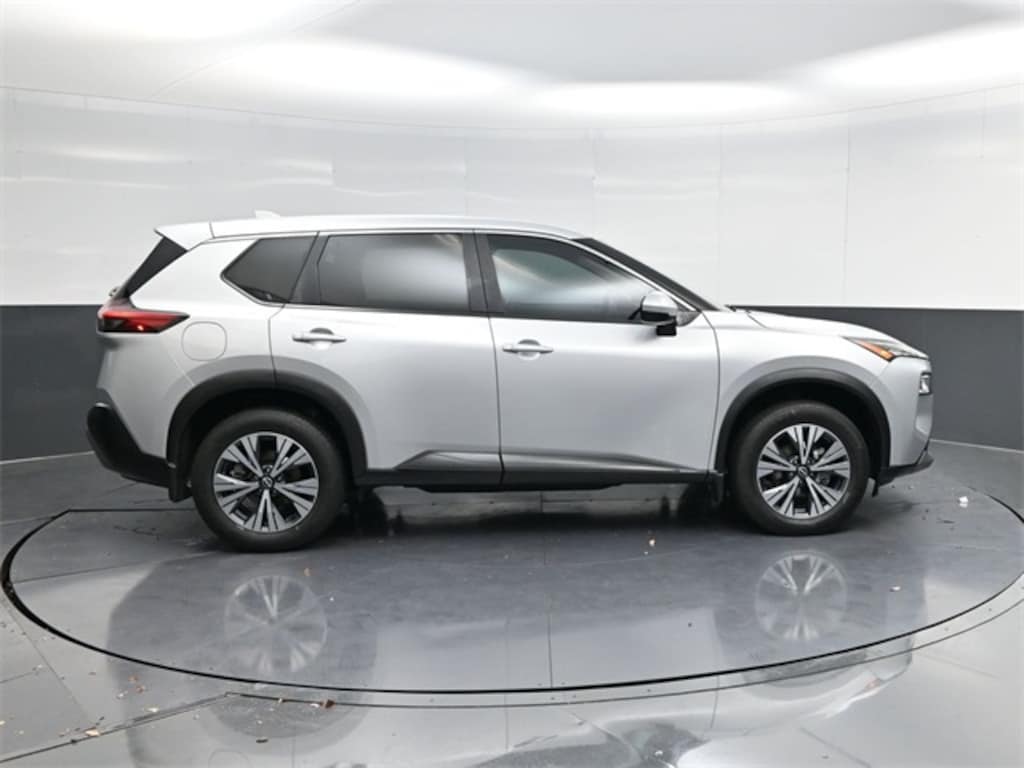 Used 2022 Nissan Rogue SV SUV