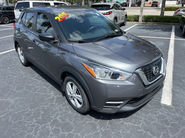 Used 2020 Nissan Kicks S with VIN 3N1CP5BV0LL539629 for sale in Naples, FL