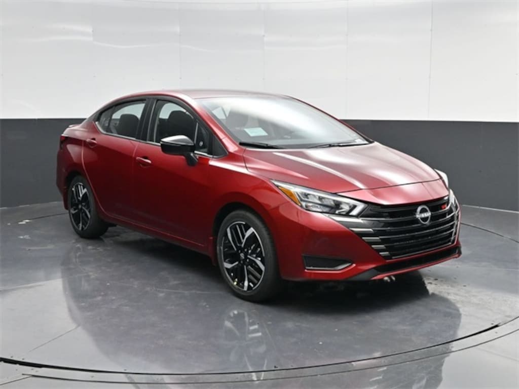 New 2025 Nissan Versa 1.6 SR Sedan