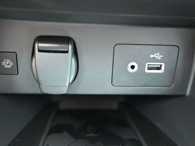 2025 Nissan Versa Sedan SV - Photo 25