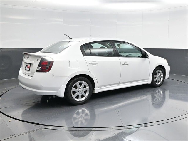 2012 Nissan Sentra 2.0 SR photo 3