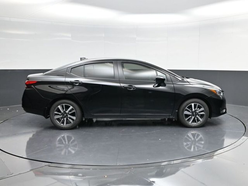 New 2025 Nissan Versa 1.6 SV Sedan