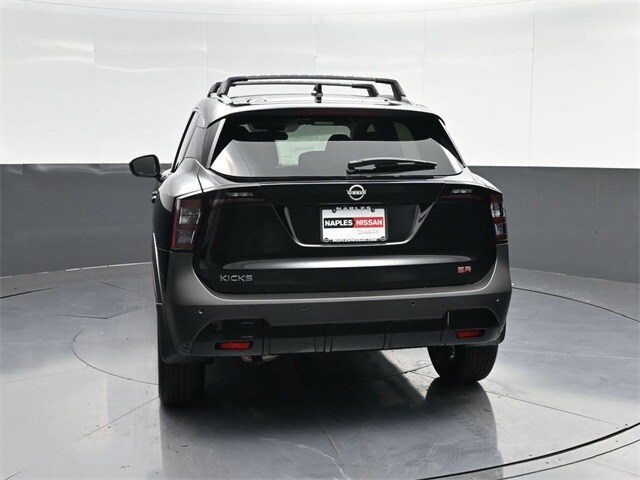 2026 Nissan Kicks SR photo 4
