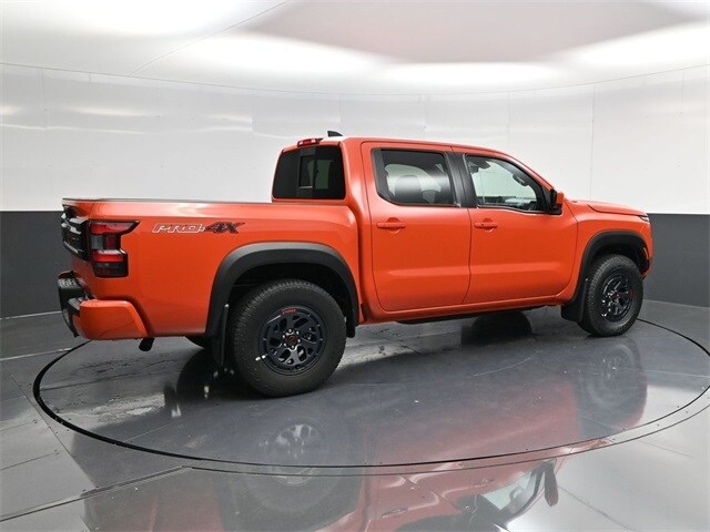 2026 Nissan Frontier PRO-4X photo 3