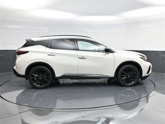 2023 Nissan Murano SV photo 2