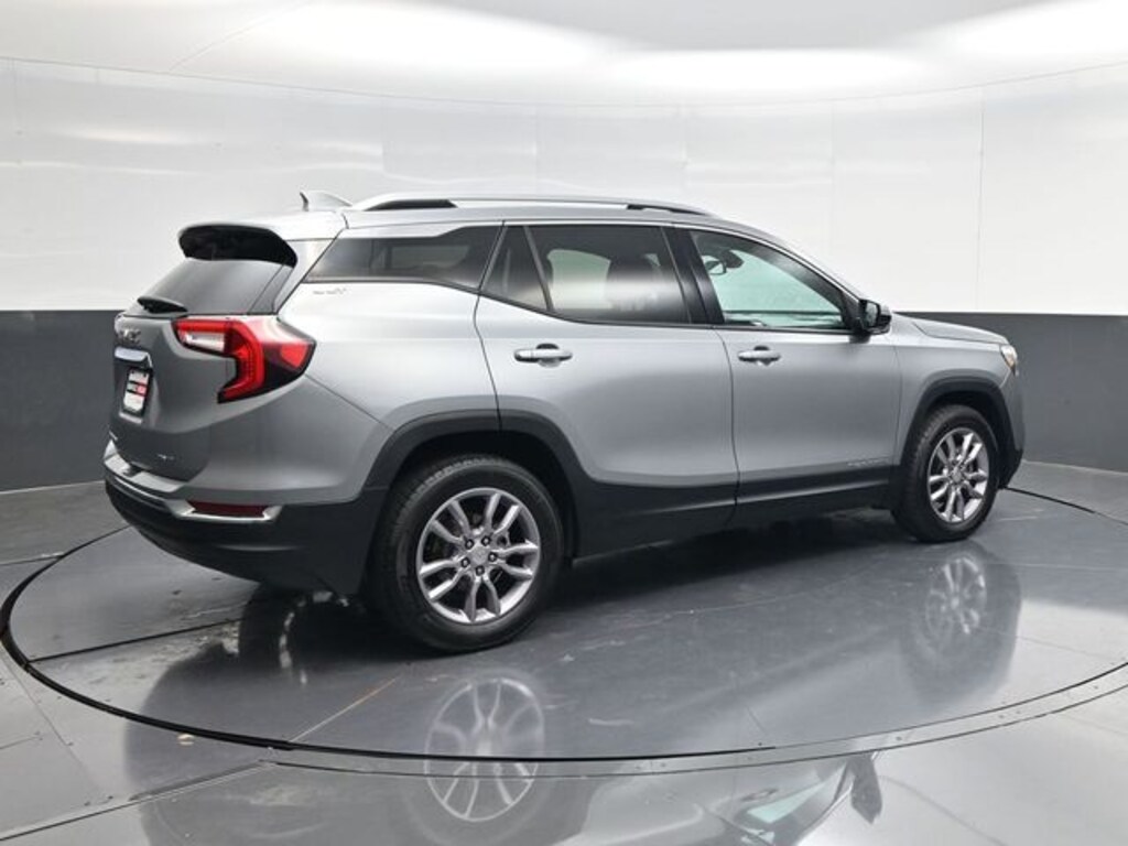 Used 2024 GMC Terrain SLT SUV