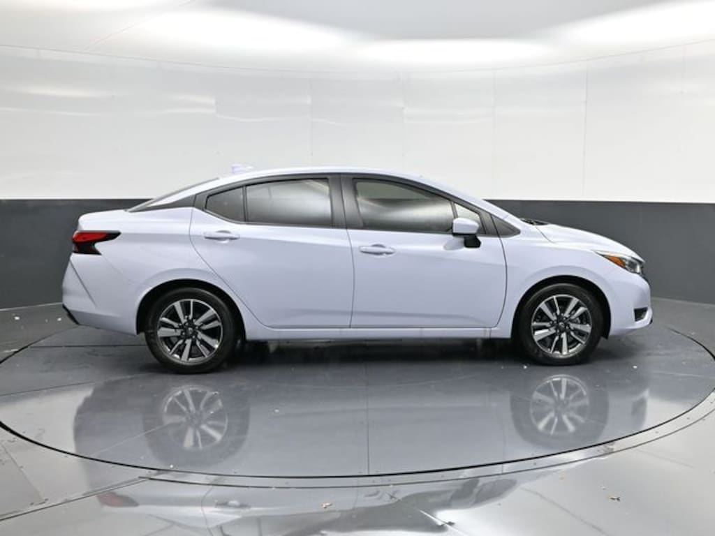 New 2025 Nissan Versa 1.6 SV Sedan