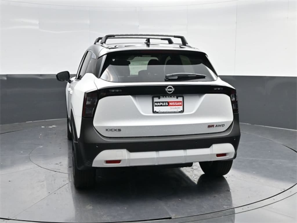 New 2026 Nissan Kicks SR SUV