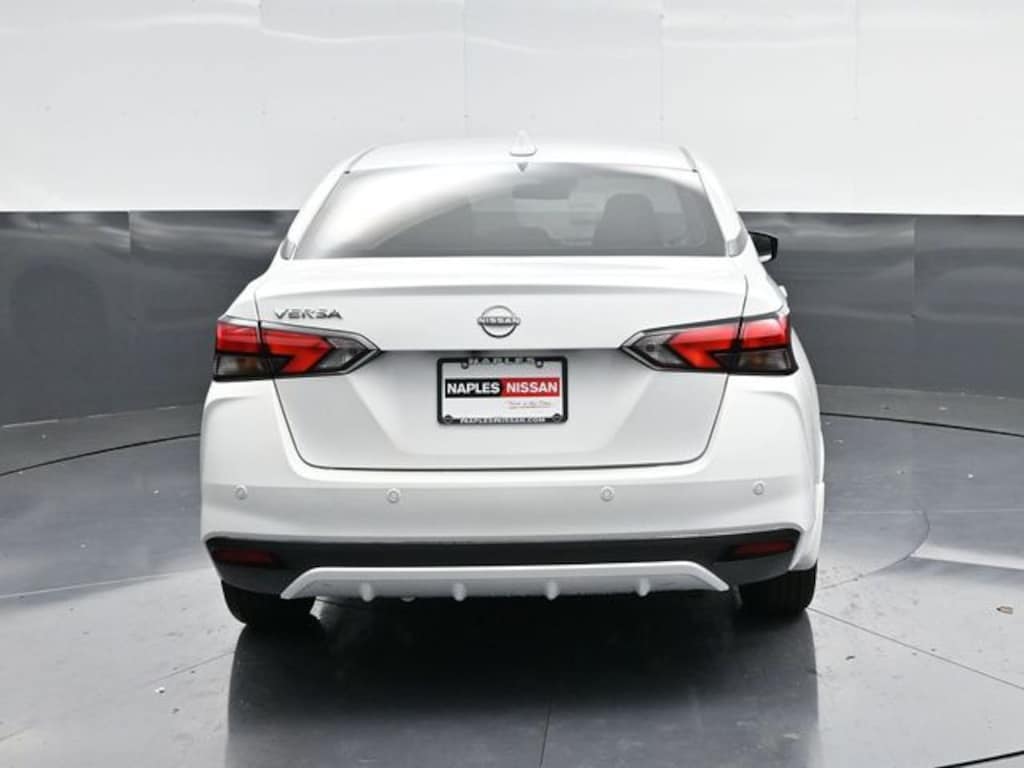 New 2025 Nissan Versa 1.6 SV Sedan