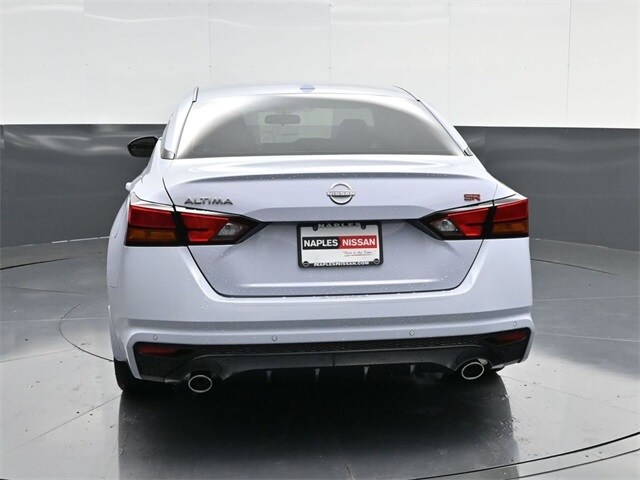 2025 Nissan Altima SR photo 4