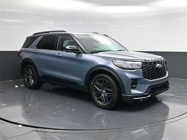 2025 Ford Explorer ST's photo