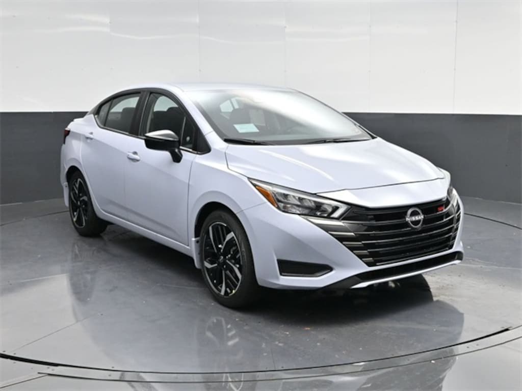 New 2025 Nissan Versa 1.6 SR Sedan