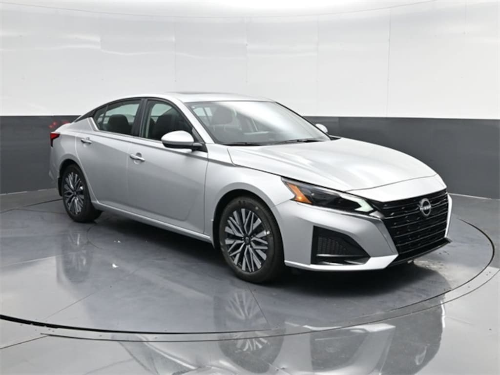 New 2025 Nissan Altima SV Sedan