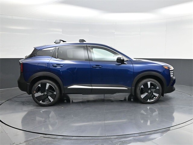 2026 Nissan Kicks SR photo 2