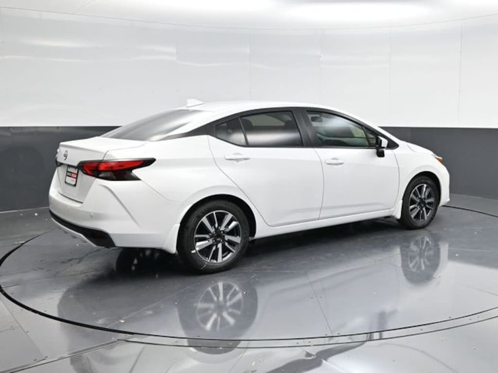 New 2025 Nissan Versa 1.6 SV Sedan