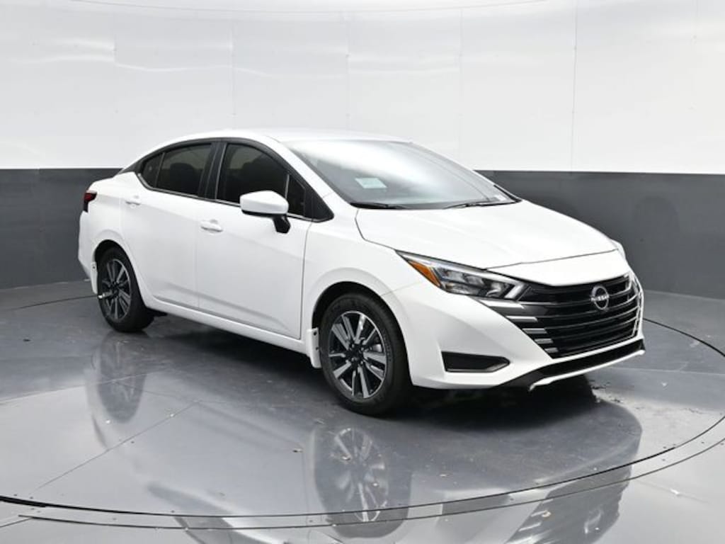New 2025 Nissan Versa 1.6 SV Sedan