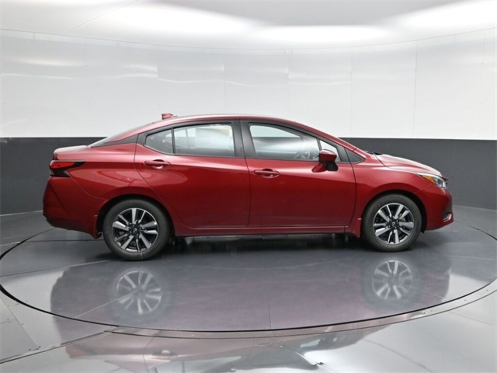 New 2025 Nissan Versa 1.6 SV Sedan