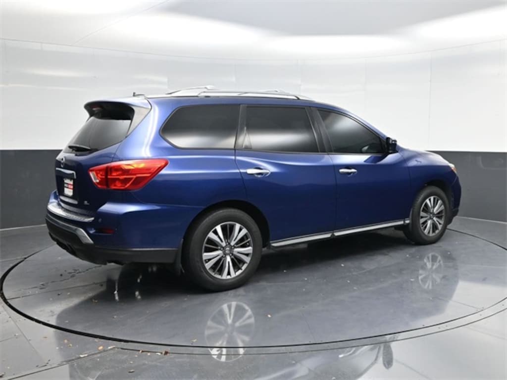 Used 2017 Nissan Pathfinder SL SUV