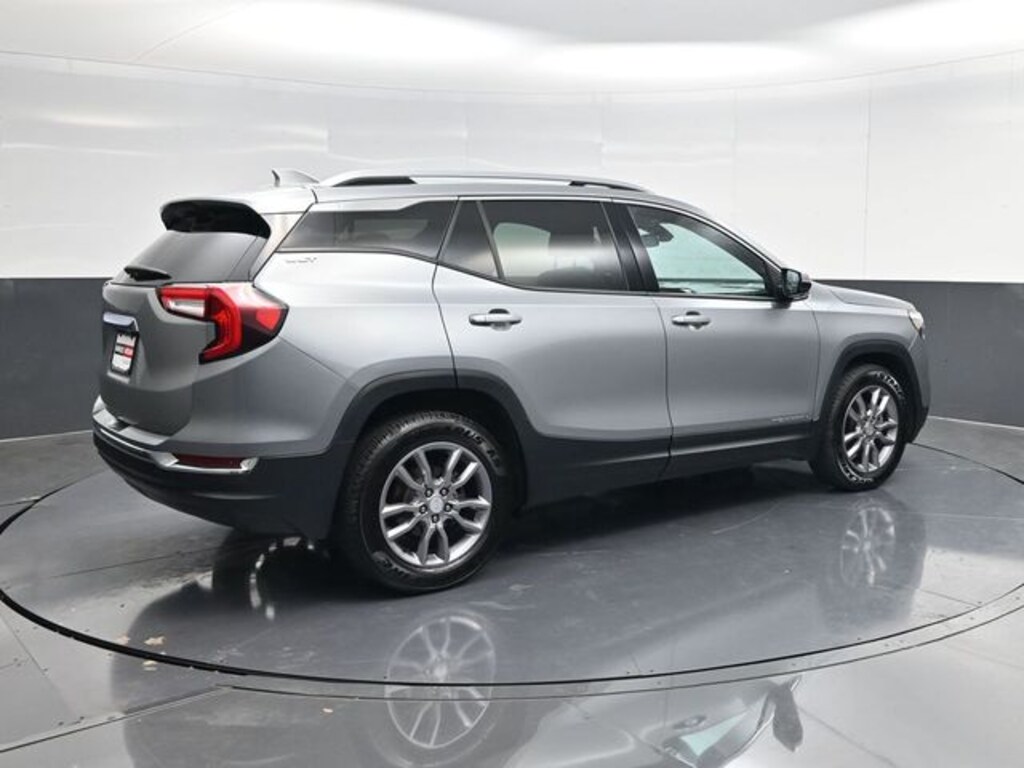 Used 2024 GMC Terrain SLT SUV
