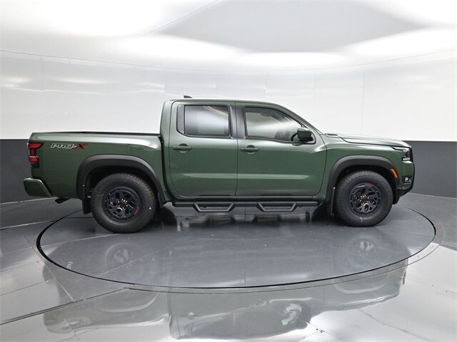 2025 Nissan Frontier PRO-X photo 2