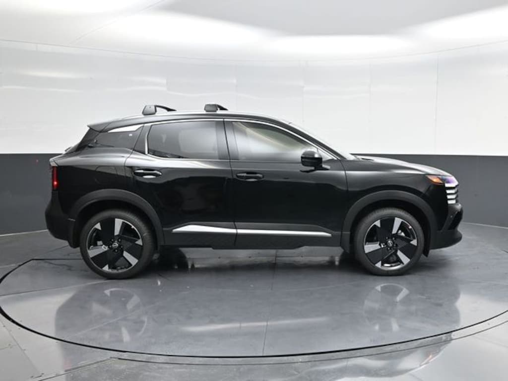 New 2026 Nissan Kicks SR SUV