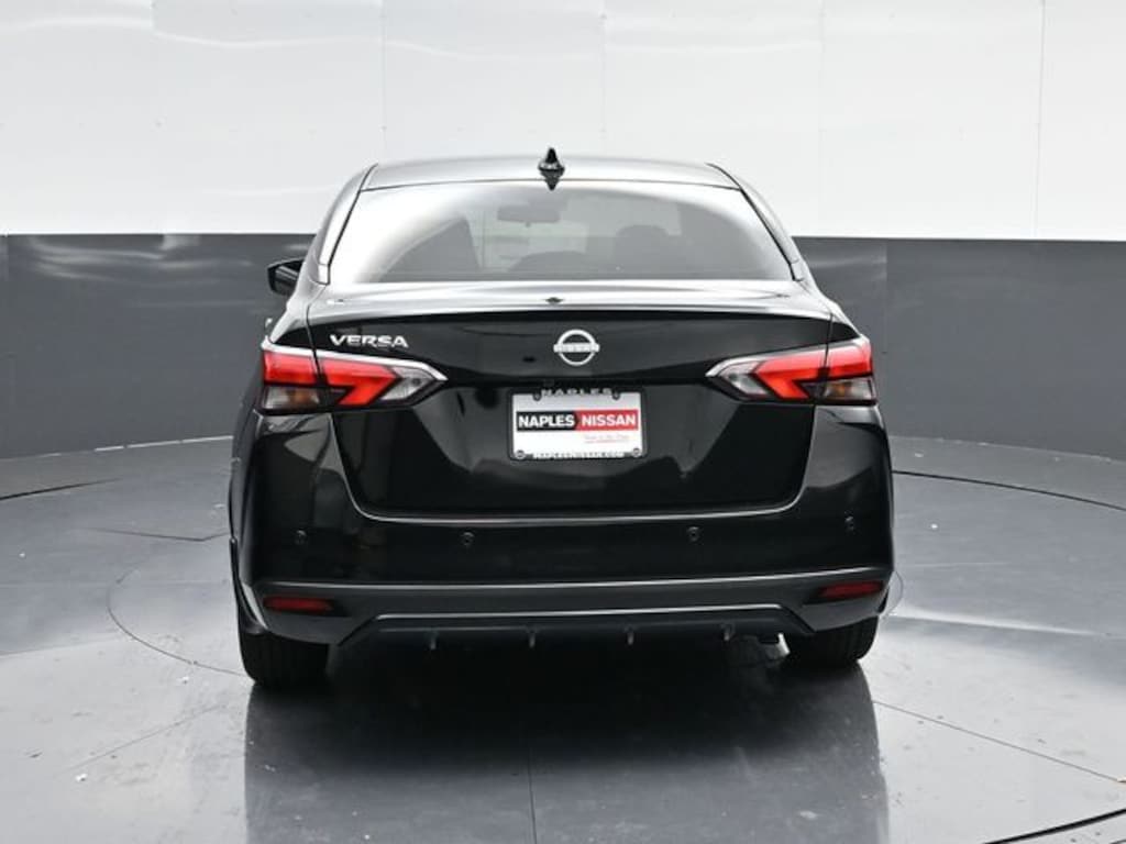 New 2025 Nissan Versa 1.6 SV Sedan