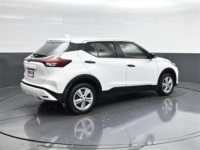 2024 Nissan Kicks S photo 3