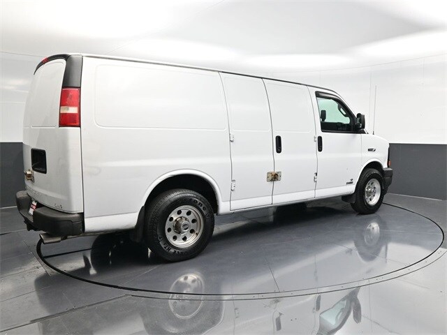 2017 Chevrolet Express 2500 Work Van Cargo photo 3