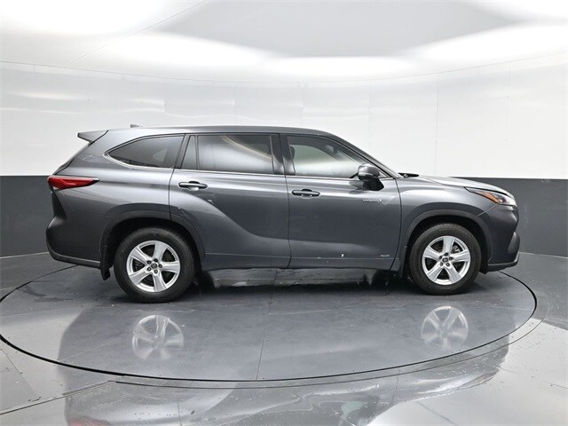 2020 Toyota Highlander Hybrid LE photo 2
