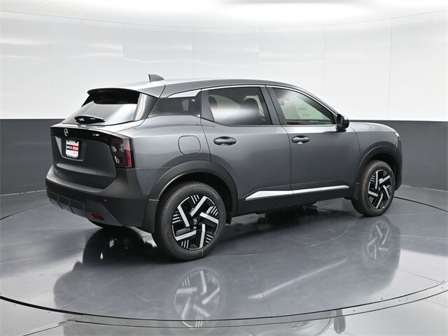2025 Nissan Kicks SV photo 3