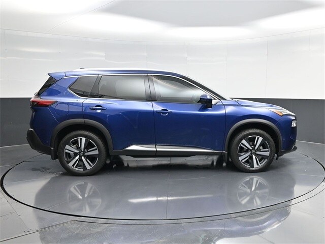 2023 Nissan Rogue SL photo 2