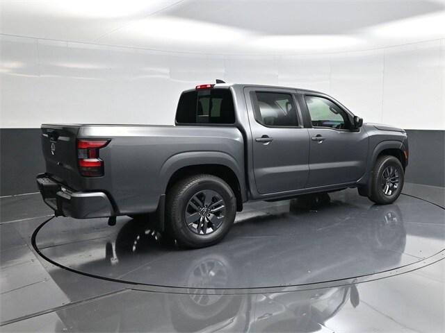 2025 Nissan Frontier SV photo 3