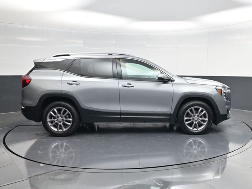 Used 2024 GMC Terrain SLT SUV