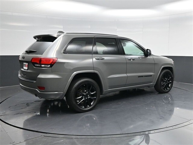 2020 Jeep Grand Cherokee Altitude photo 3