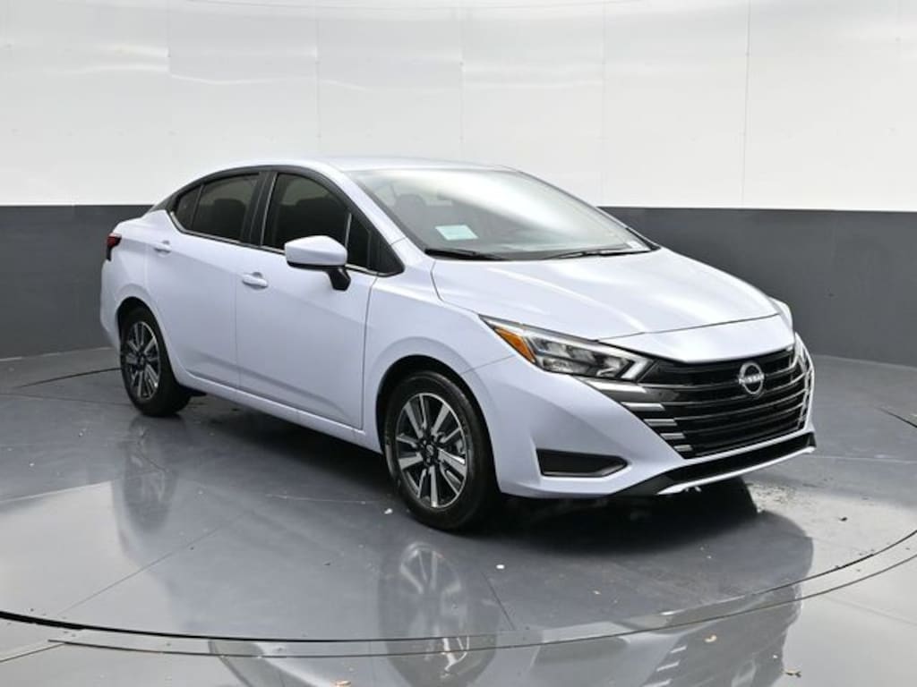 New 2025 Nissan Versa 1.6 SV Sedan