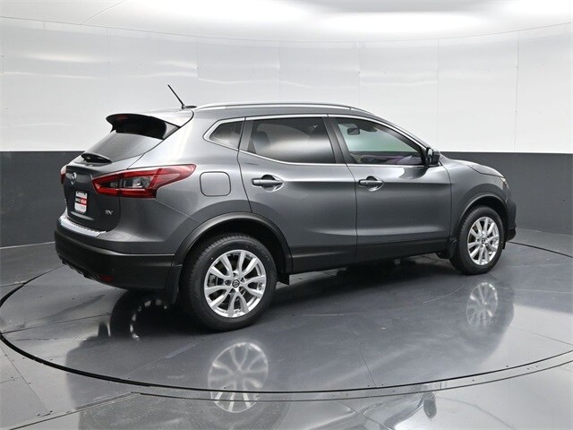 2021 Nissan Rogue Sport SV photo 3