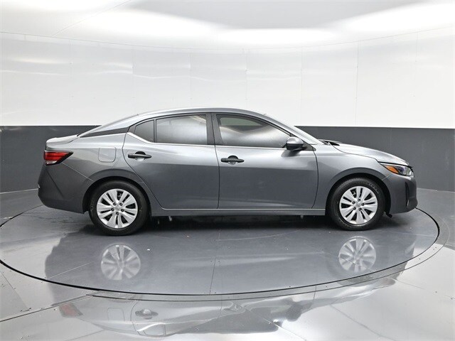 2025 Nissan Sentra S photo 2